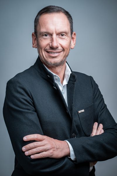 �BER UNS K�NIG WOHNBAU